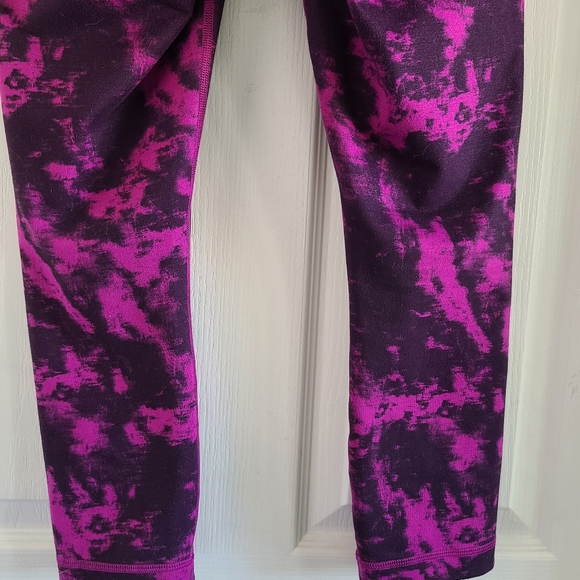 Lululemon magenta & black crop wunder under sz 6 - Picture 6 of 16